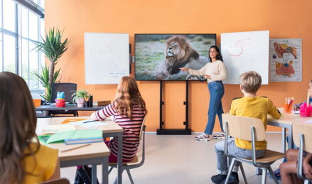 Sada postranních magnetických bílých tabulí 75" s keramickým povrchem pro stojany interaktivních displejů Vogel´s RISE řady 2000